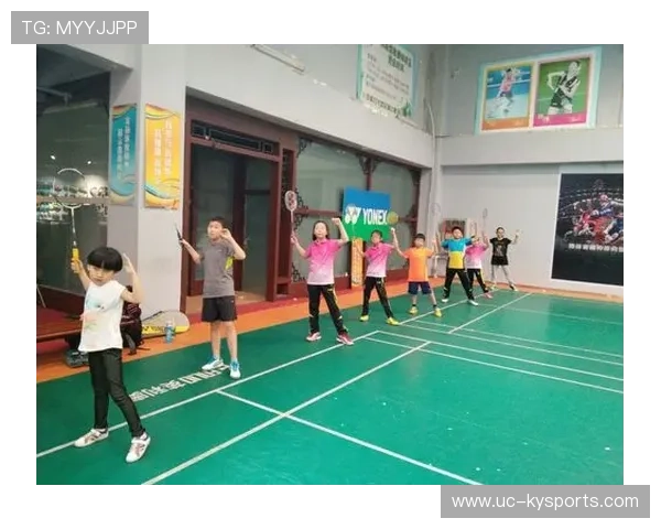 羽毛球训练营与学校联动推出课后托管式训练服务,羽毛球培训私教